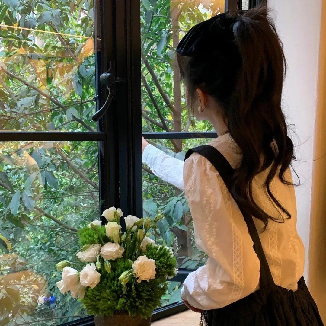 出狱后，她被墨少宠上天